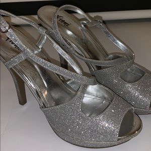 Fioni Silver Glitter Heels